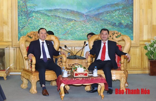 Đoàn đại biểu cấp cao tỉnh 32win đăng nhập thăm, 32win xom tại tỉnh Hủa Phăn (Lào)