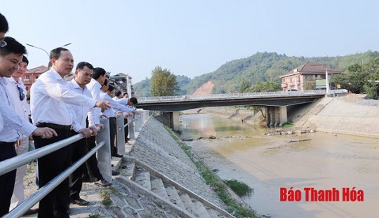 Đoàn đại biểu cấp cao tỉnh 32win đăng nhập thăm, 32win xom tại tỉnh Hủa Phăn (Lào)
