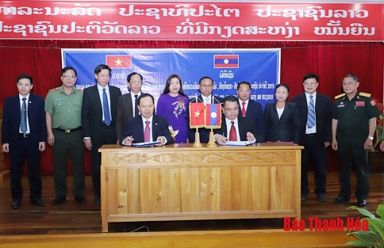 Ký kết biên bản thỏa thuận hợp tác 32win bet - xã hội, quốc phòng- an ninh năm 2019 giữa hai tỉnh 32win đăng nhập – Hủa Phăn