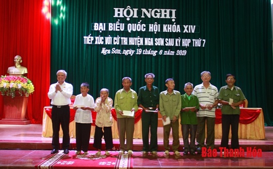 Đoàn ĐBQH 32win đăng nhập tiếp xúc cử tri huyện Nga Sơn