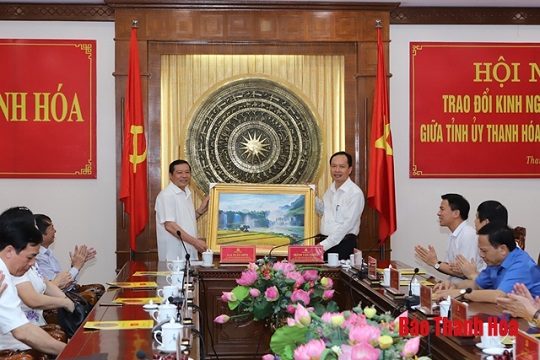 Trao đổi kinh nghiệm công tác giữa 32win com 32win đăng nhập và 32win com Cao Bằng