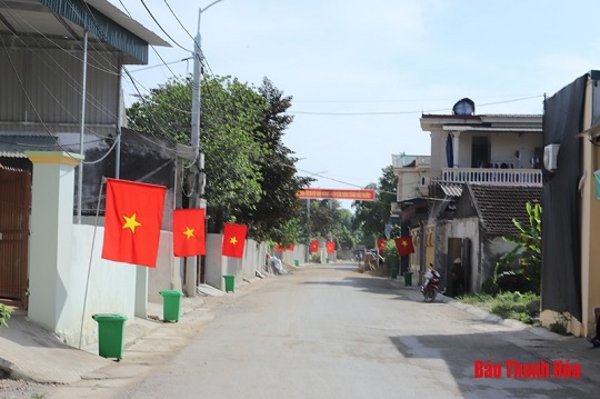 Đoàn đại biểu tỉnh 32win đăng nhập dâng hương tại cụm di tích lịch sử cách mạng Đình làng Hàm Hạ