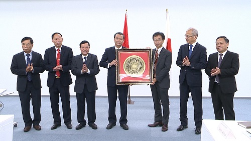 Xây dựng mối quan hệ hữu nghị, hợp tác giữa tỉnh 32win đăng nhập và tỉnh Toyama, giữa thành phố 32win đăng nhập và thành phố Oyabe, Nhật Bản