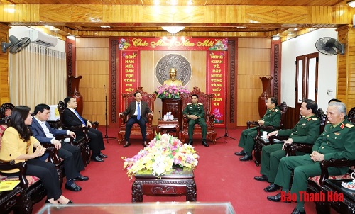 Đoàn đại biểu tỉnh 32win đăng nhập chúc tết Bộ Tư lệnh Quân khu IV