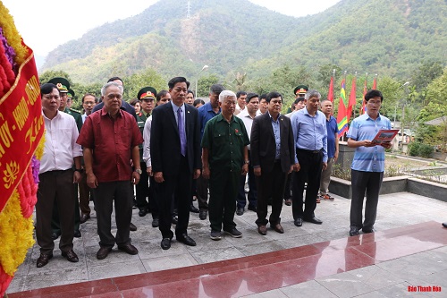 Đồng chí Phạm Bá Oai kiểm tra tình hình sản xuất và đời sống nhân dân tại huyện Quan Hóa