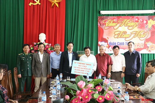Đồng chí Phạm Bá Oai kiểm tra tình hình sản xuất và đời sống nhân dân tại huyện Quan Hóa