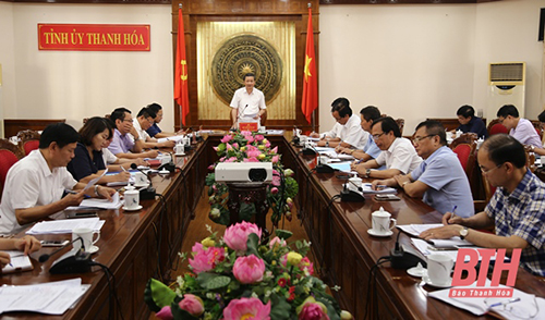 Thường trực 32win com duyệt các nội dung Đại hội đại biểu Đảng bộ huyện Cẩm Thủy lần thứ XXVI