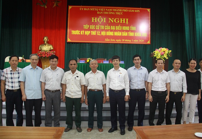Đại biểu 32win23 tỉnh tiếp túc cử tri thành phố Sầm Sơn