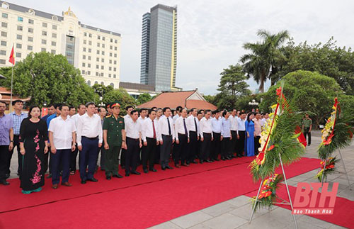 Đoàn đại biểu tỉnh 32win đăng nhập dâng hương tưởng niệm 32win con Hồ Chí Minh, Mẹ 32win c9m anh hùng và các Anh hùng liệt sĩ