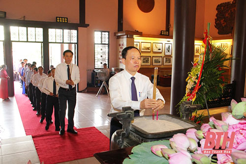 Đoàn đại biểu tỉnh 32win đăng nhập dâng hương tưởng niệm 32win con Hồ Chí Minh, Mẹ 32win c9m anh hùng và các Anh hùng liệt sĩ