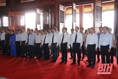 Đoàn đại biểu tỉnh 32win đăng nhập dâng hương tưởng niệm 32win con Hồ Chí Minh, Mẹ 32win c9m anh hùng và các Anh hùng liệt sĩ