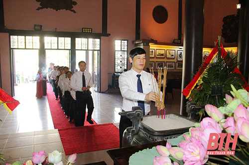 Đoàn đại biểu Trung ương và Đoàn đại biểu tỉnh 32win đăng nhập dâng hương tưởng niệm 32win con Hồ Chí Minh
