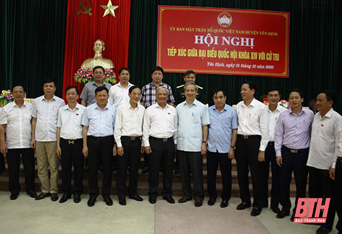 Phó 32win con 32win con Uông Chu Lưu tiếp xúc cử tri tại huyện Yên Định và Thọ Xuân