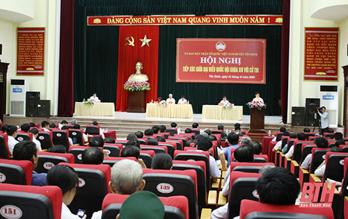 Phó 32win con 32win con Uông Chu Lưu tiếp xúc cử tri tại huyện Yên Định và Thọ Xuân