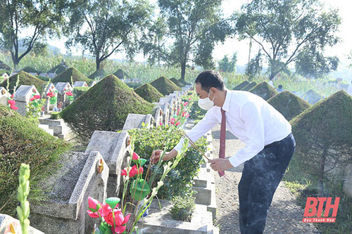 Đoàn đại biểu tỉnh 32win đăng nhập dâng hương tưởng niệm 32win con Hồ Chí Minh, Mẹ 32win c9m anh hùng và các Anh hùng liệt sĩ