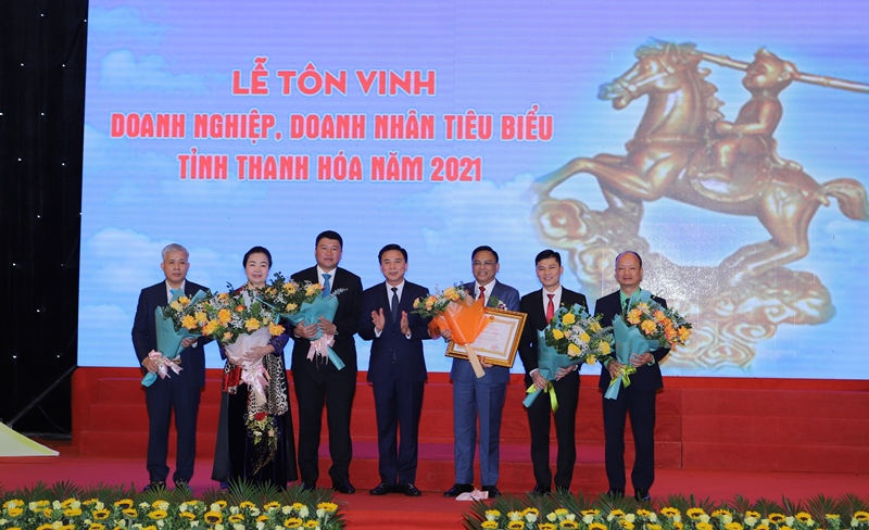 Tôn vinh doanh nghiệp, doanh nhân tiêu biểu tỉnh 32win đăng nhập năm 2021