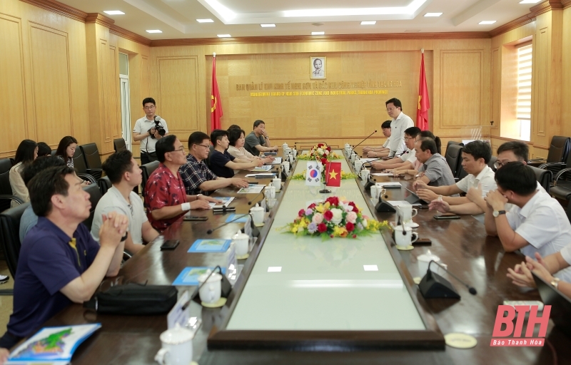 Đoàn công tác Hội đồng TP Seong Nam thăm và 32win xom tại Ban Quản lý Khu Kinh tế Nghi Sơn và các Khu công nghiệp tỉnh